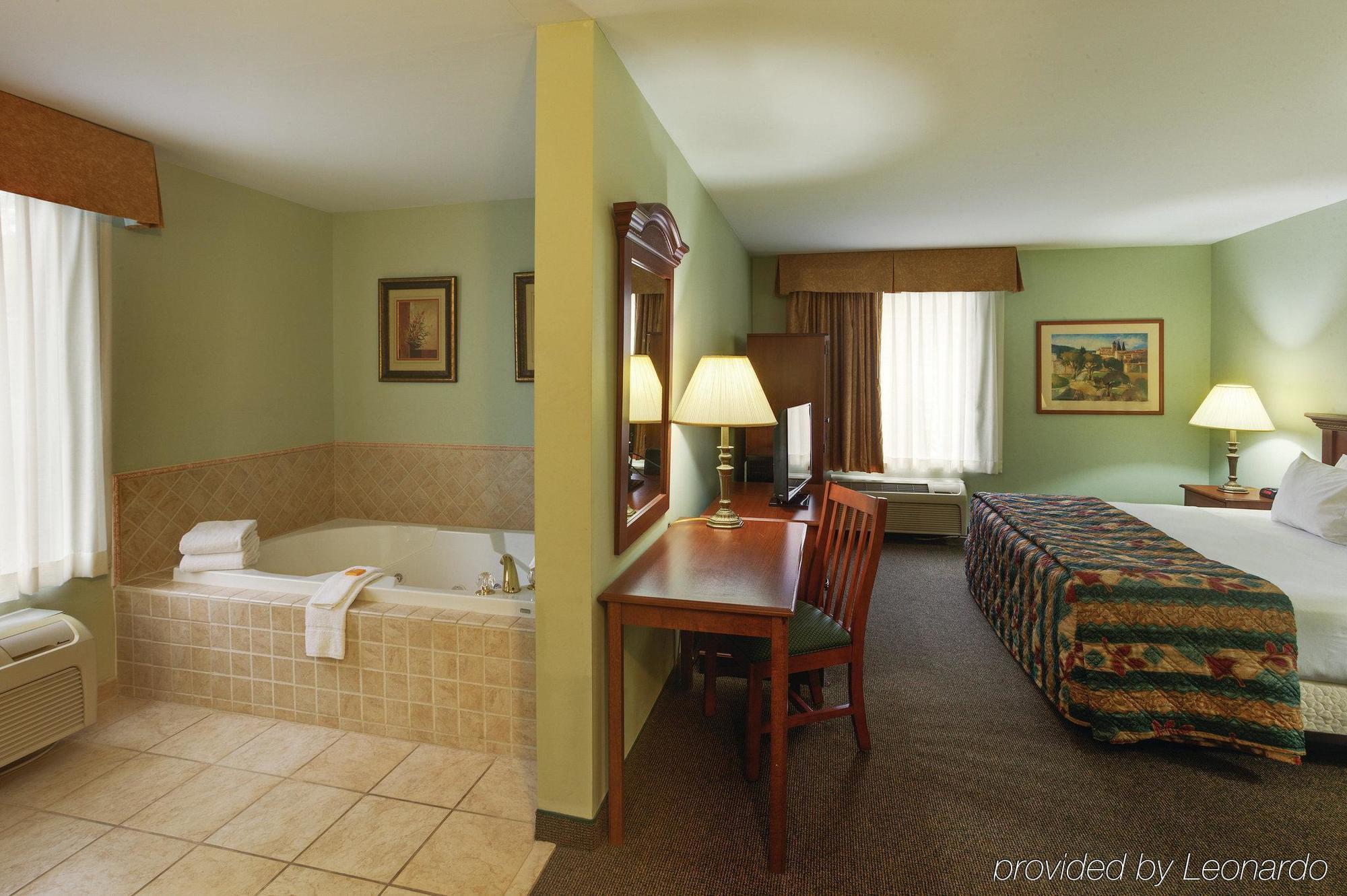 La Quinta Inn By Wyndham Радфорд Екстериор снимка