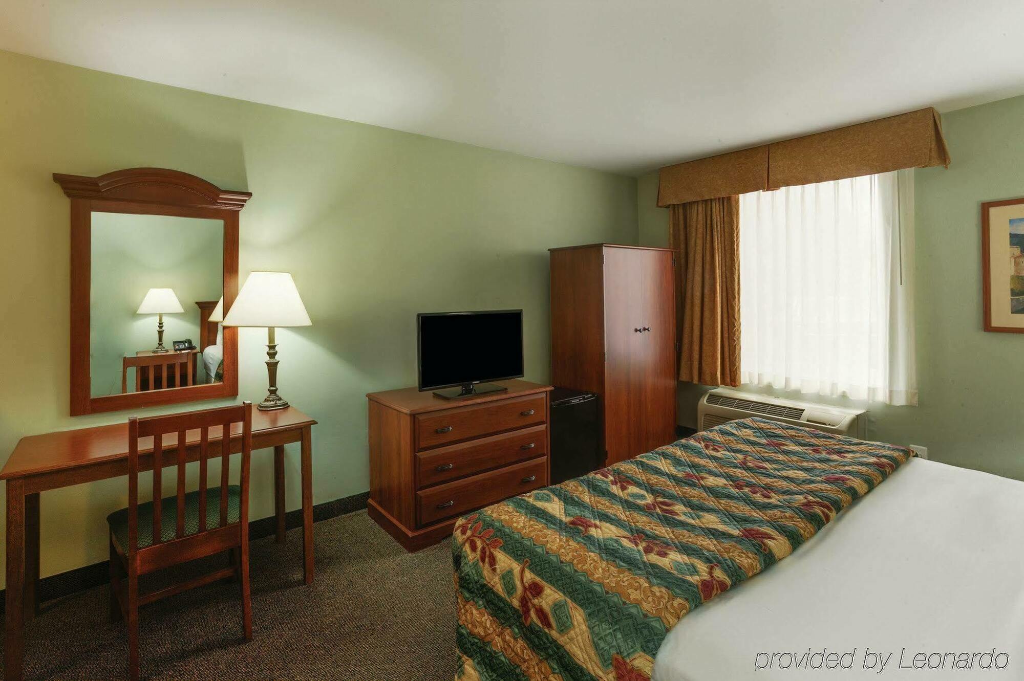 La Quinta Inn By Wyndham Радфорд Екстериор снимка